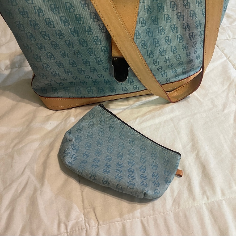 Dooney & Bourke Medium Shopper Shoulder Bag Tote - Picture 7 of 8